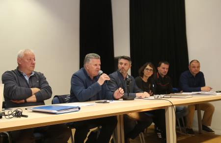 Sestanek s krajani Begunj pri Cerknici v zvezi s kanalizacijo 05 Foto Ljubo Vukelič